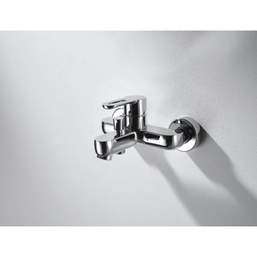 Смеситель Bravat Stream-D F637163C-B для ванны Смеситель Bravat Stream-D F637163C-B для ванны